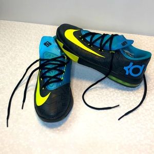 NIKE KD Size 6.5 Y
